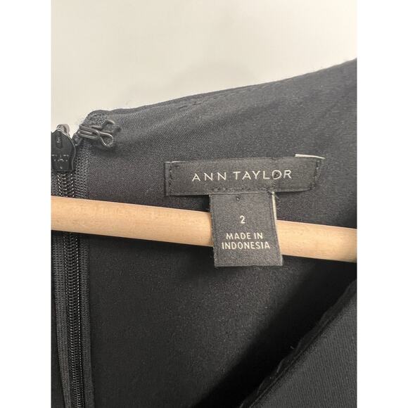 Ann Taylor Classic V Neck Short Sleeve Ruffle Hem Dress Size 2 Capsule Wardrobe - Picture 5 of 5